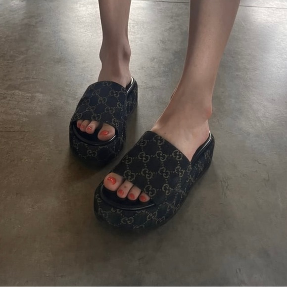 Authentic Gucci slides with serial number box and dust bag. - Picture 2 of 5